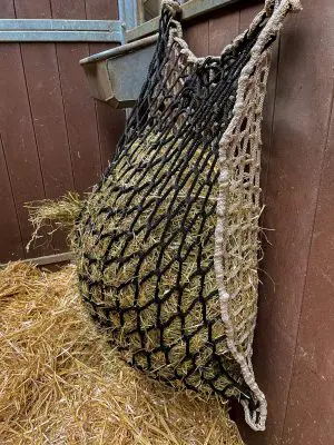 Hay Slowfeeder net 10 kg (5 mm dik, maaswijdte 60/45 mm) - Afbeelding 4
